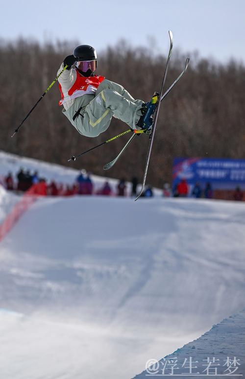 四位中国选手晋级女子自由式滑雪U型场地技巧赛决赛