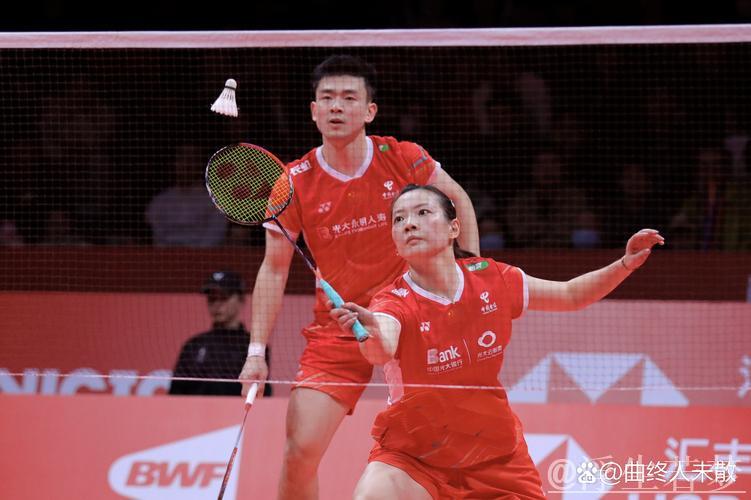 中国羽毛球公开赛女双四强对决：中韩交锋