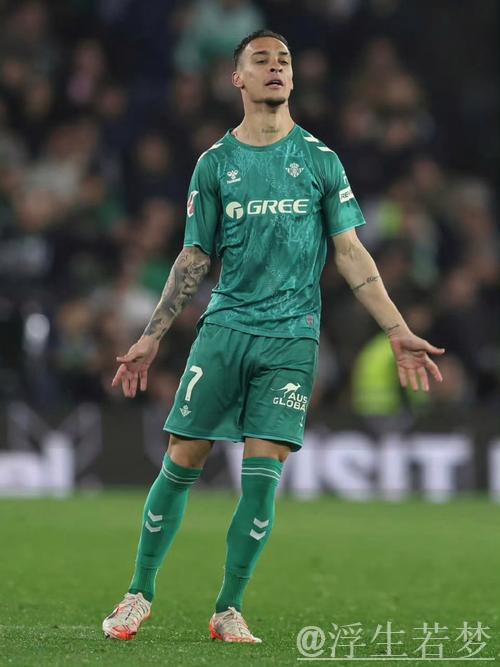 安东尼抵达贝蒂斯准备体检！免费租借细节揭晓，曼联省下150万